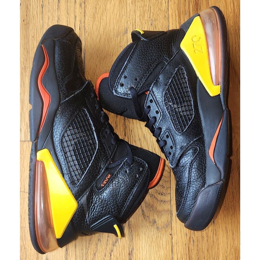 Nike Jordan Mars 270 Kids Shoes Black Orange Yellow BQ6508-009 Size 4.5Y - Picture 2 of 9